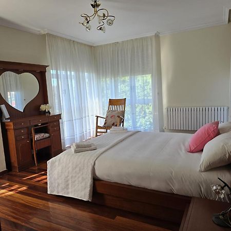 Casa D Aitana Villa ซานติอาโก เด กอมโปสเตลา ภายนอก รูปภาพ